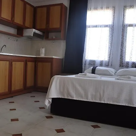 New St. Nicholas Garden * 厄吕代尼兹