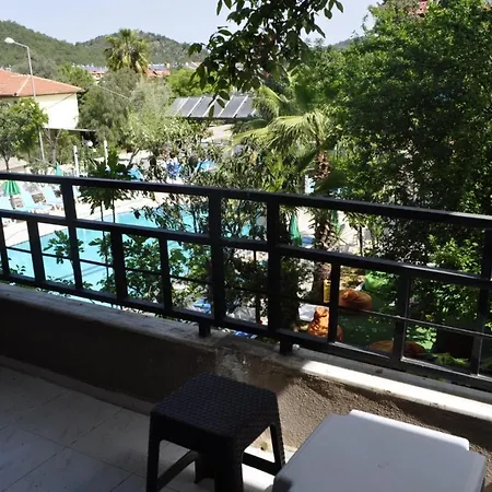 B&B New St. Nicholas Garden *