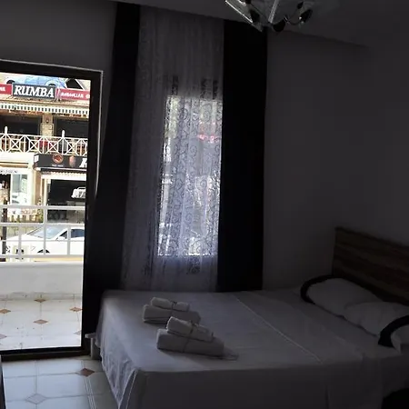 New St. Nicholas Garden B&B