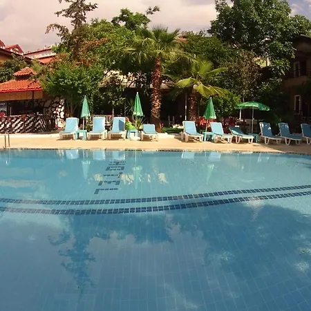 New St. Nicholas Garden B&B *