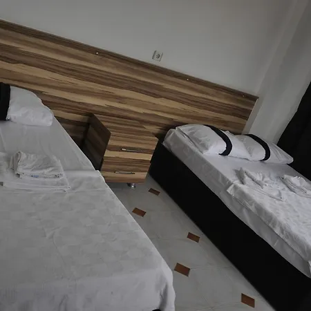 New St. Nicholas Garden B&B *