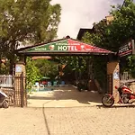 New St. Nicholas Garden *