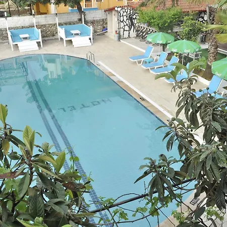 住宿加早餐酒店 New St. Nicholas Garden 厄吕代尼兹
