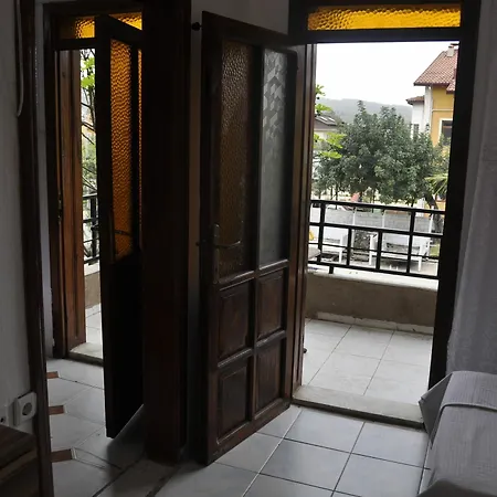 New St. Nicholas Garden 厄吕代尼兹