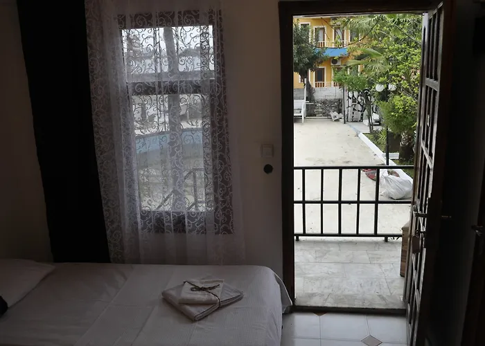New St. Nicholas Garden Bed and breakfast