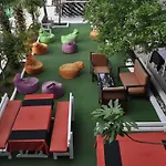 New St. Nicholas Garden Bed & Breakfast *
