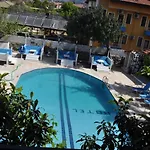 Bed & Breakfast New St. Nicholas Garden *