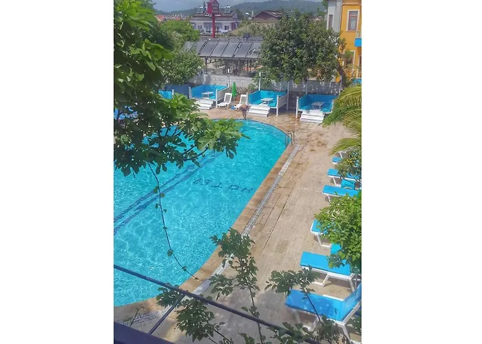 New St. Nicholas Garden Bed & Breakfast *