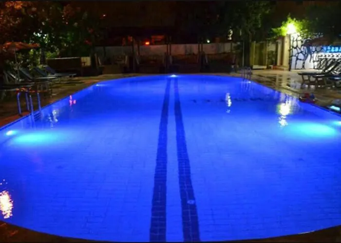 New St. Nicholas Garden Bed & Breakfast *