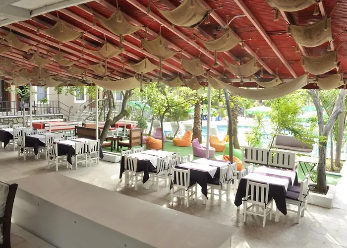 New St. Nicholas Garden Bed & Breakfast