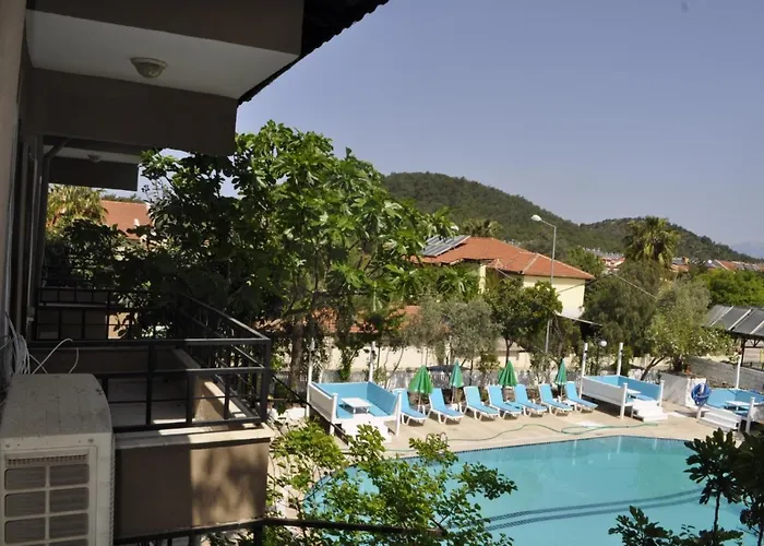 New St. Nicholas Garden Bed & Breakfast